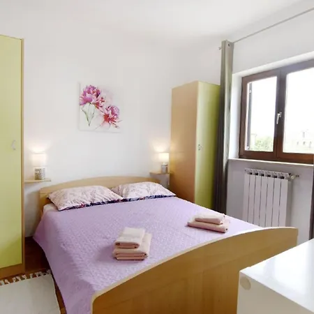 Helles Ferienhaus In Finida Mit Privatem Pool 度假居 Petrovija