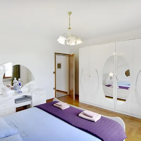 Helles Ferienhaus In Finida Mit Privatem Pool * Petrovija